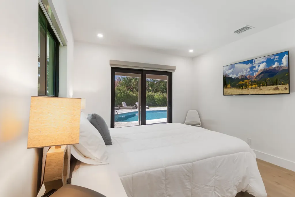 820 Canary Walk Delray Beach FL 33483