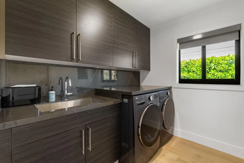 820 Canary Walk Delray Beach FL 33483