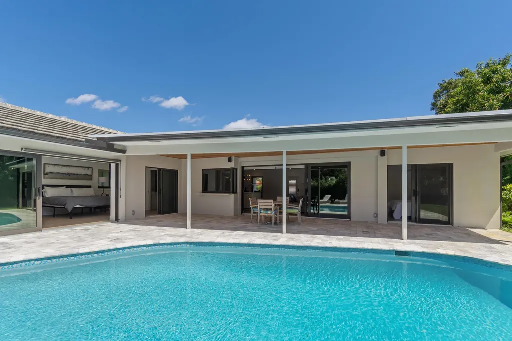 820 Canary Walk Delray Beach FL 33483