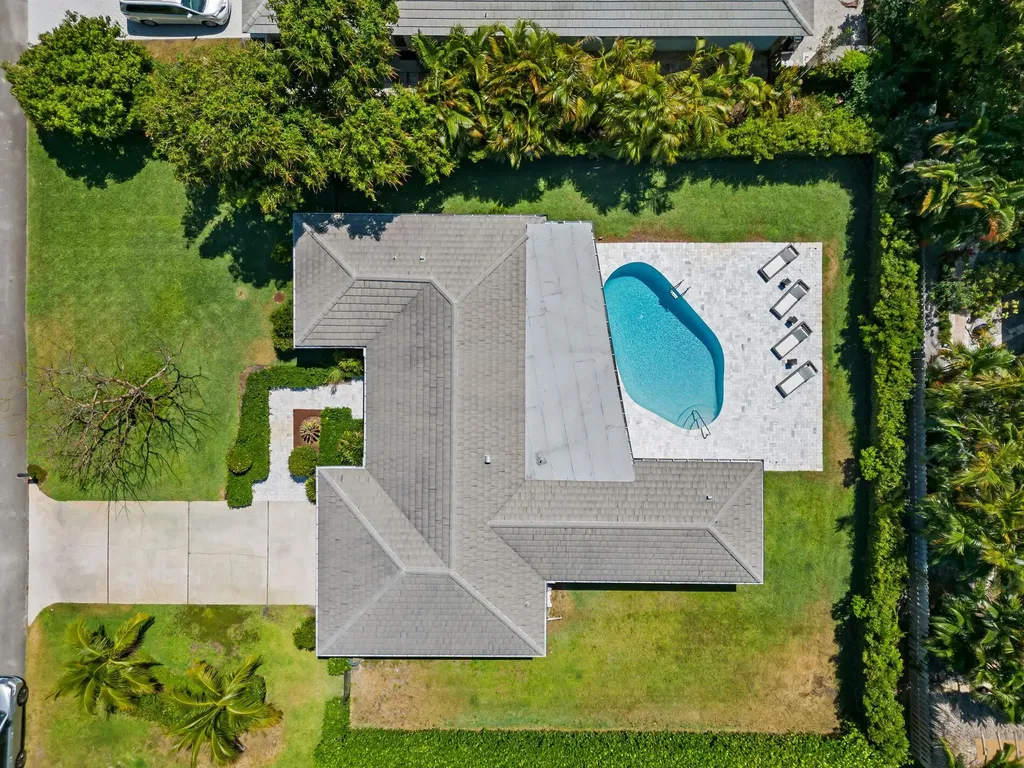 820 Canary Walk Delray Beach FL 33483