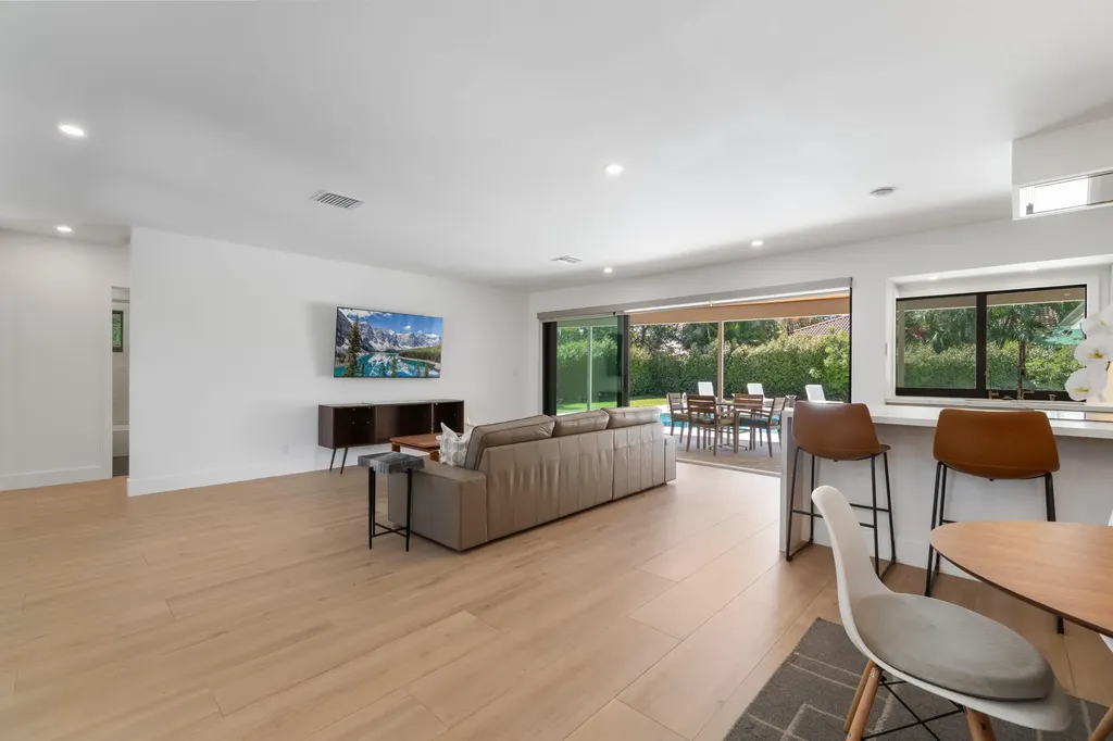 820 Canary Walk Delray Beach FL 33483