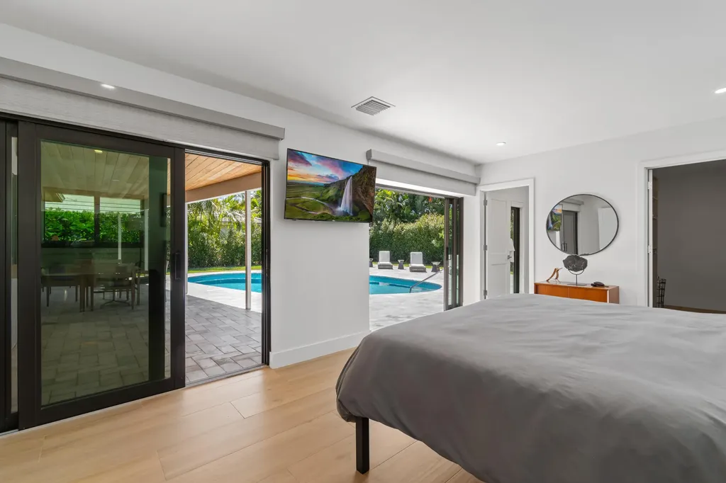 820 Canary Walk Delray Beach FL 33483
