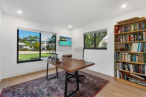 820 Canary Walk Delray Beach FL 33483