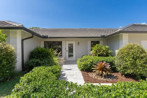 820 Canary Walk Delray Beach FL 33483