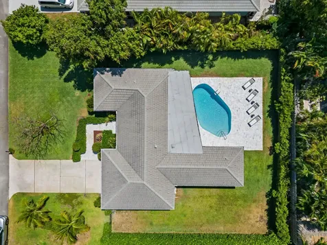 820 Canary Walk Delray Beach FL 33483