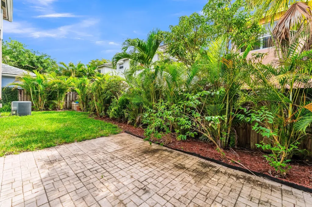 9855 NW 2nd Court Plantation FL 33324