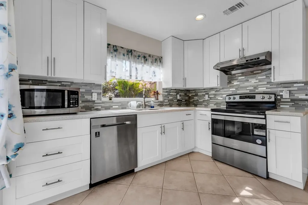 9855 NW 2nd Court Plantation FL 33324