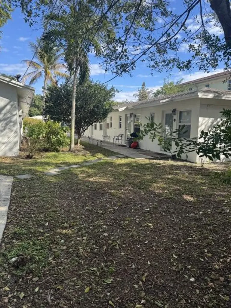 1325/1329/1333 NE 5th Terrace Fort Lauderdale FL