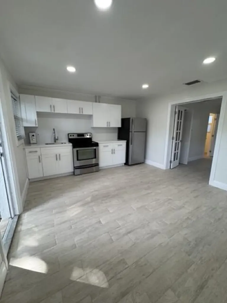 1325/1329/1333 NE 5th Terrace Fort Lauderdale FL