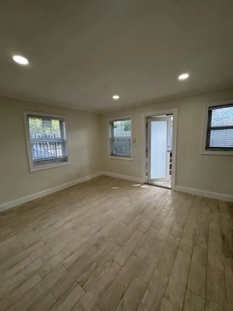 1325/1329/1333 NE 5th Terrace Fort Lauderdale FL