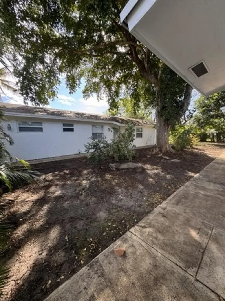 1325/1329/1333 NE 5th Terrace Fort Lauderdale FL