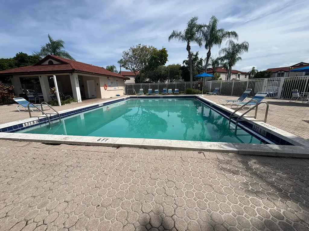 11201 SW 13th Street Pembroke Pines FL 33025