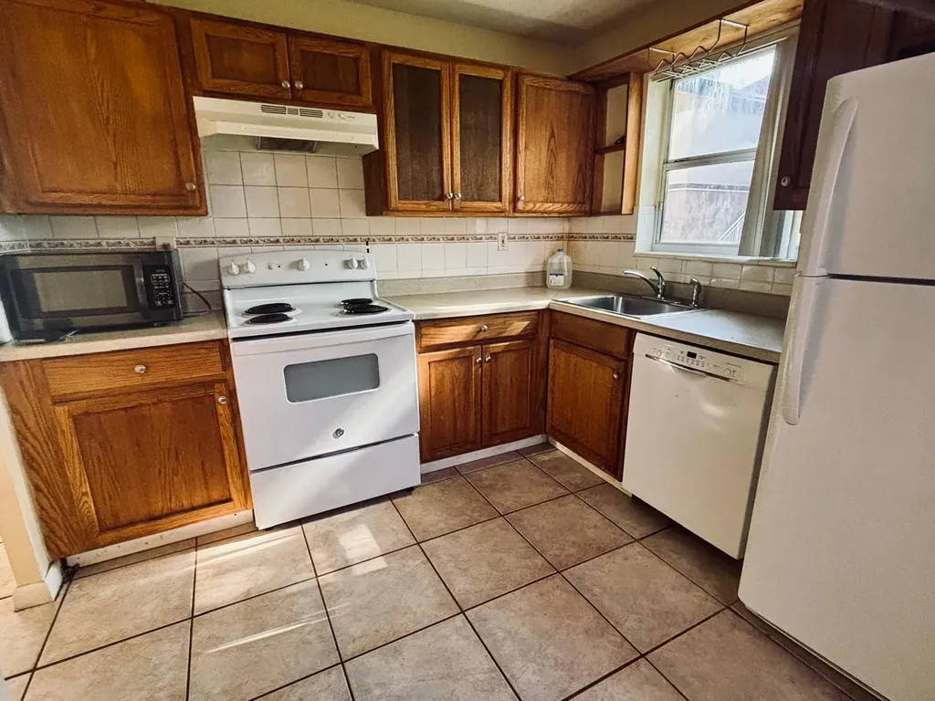 11201 SW 13th Street Pembroke Pines FL 33025