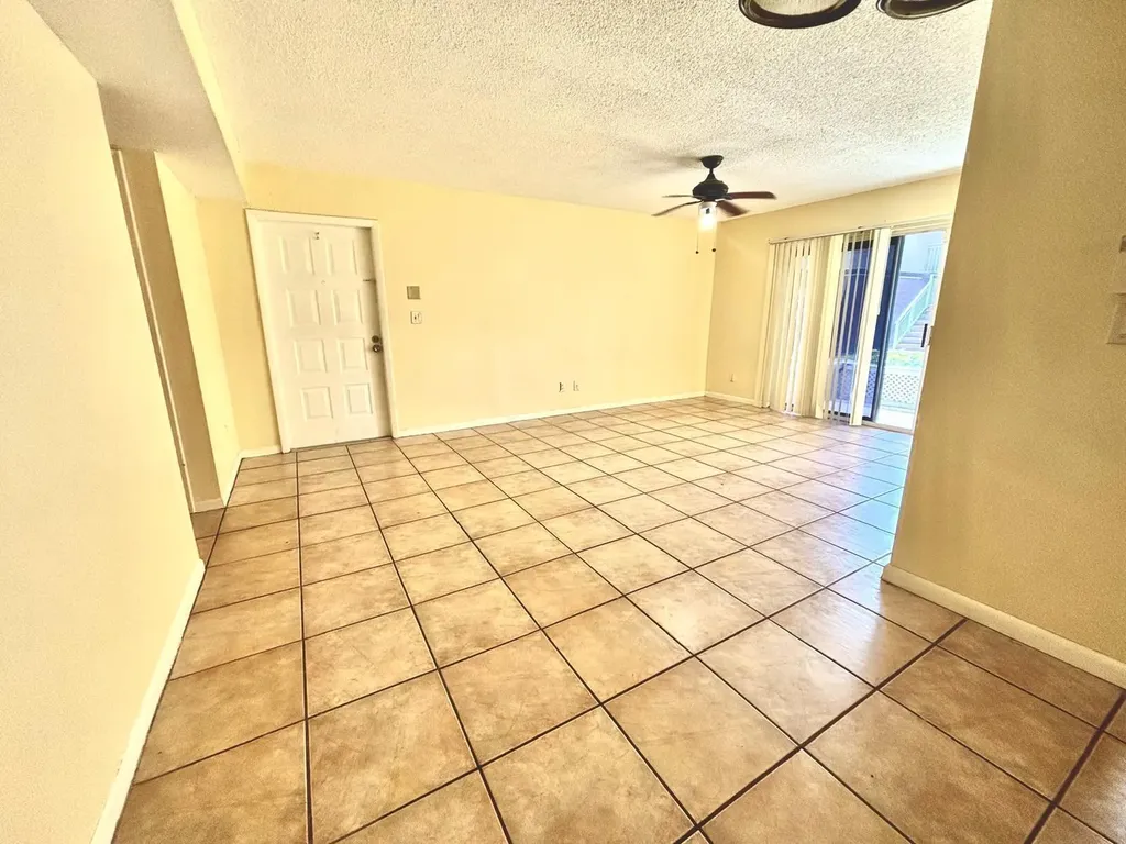 11201 SW 13th Street Pembroke Pines FL 33025