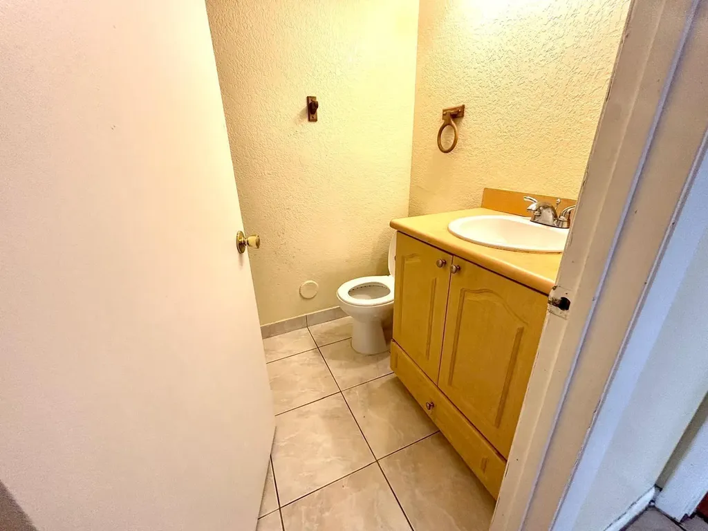 11201 SW 13th Street Pembroke Pines FL 33025