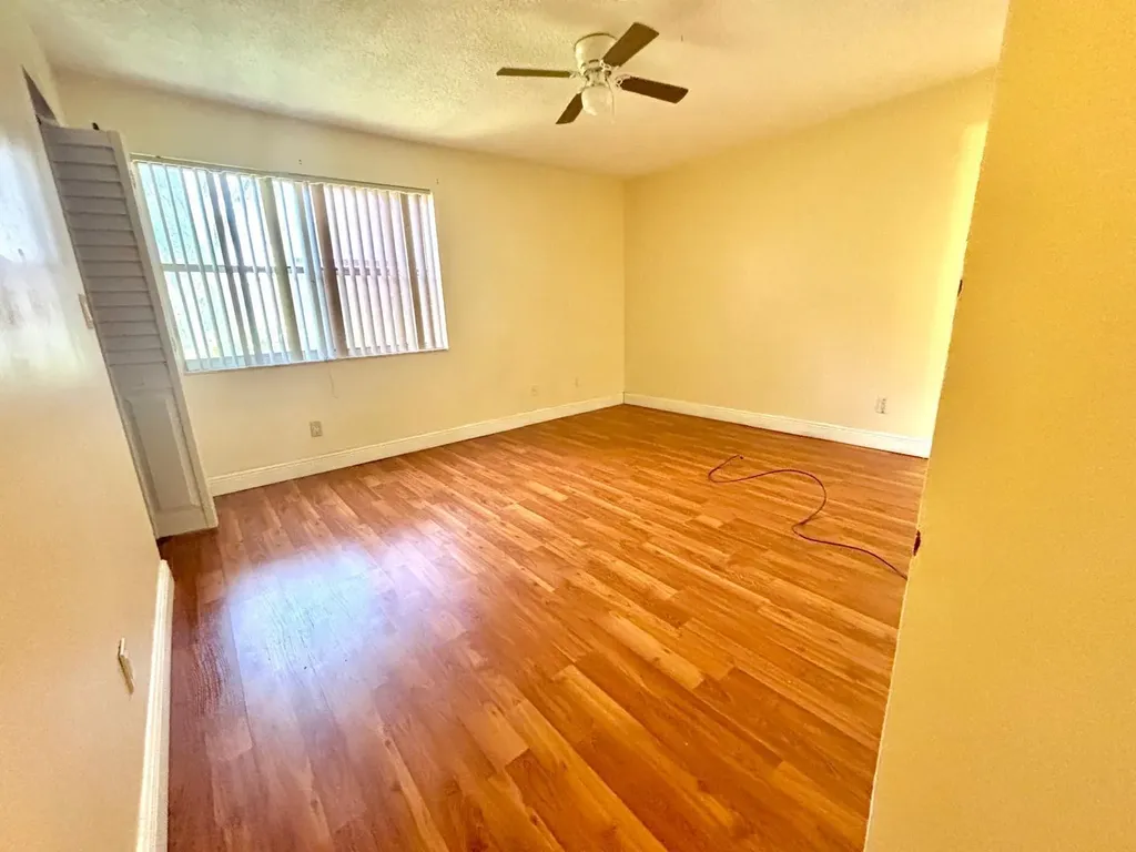 11201 SW 13th Street Pembroke Pines FL 33025