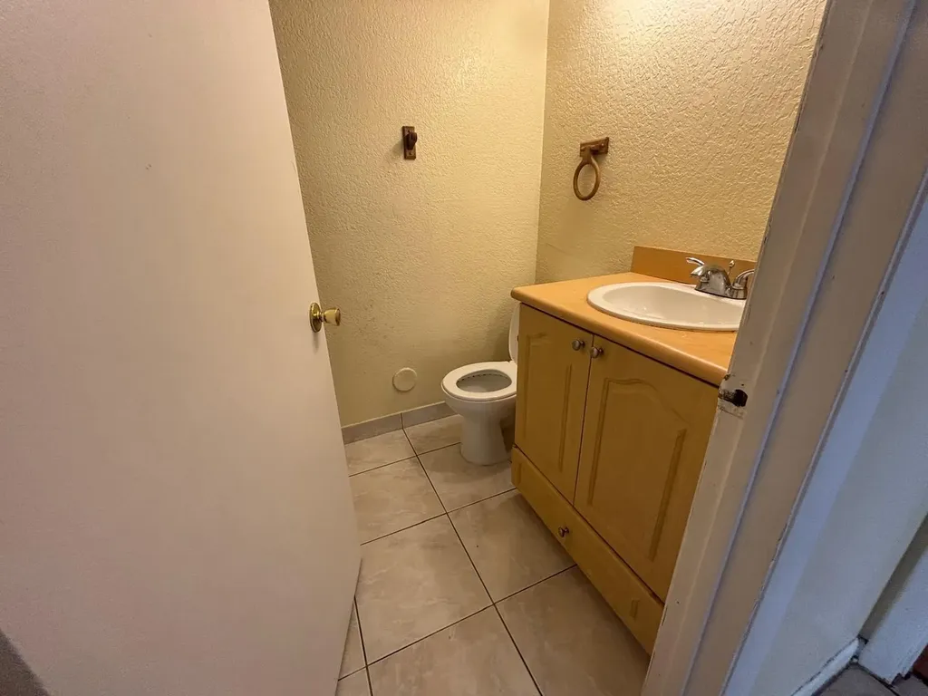 11201 SW 13th Street Pembroke Pines FL 33025