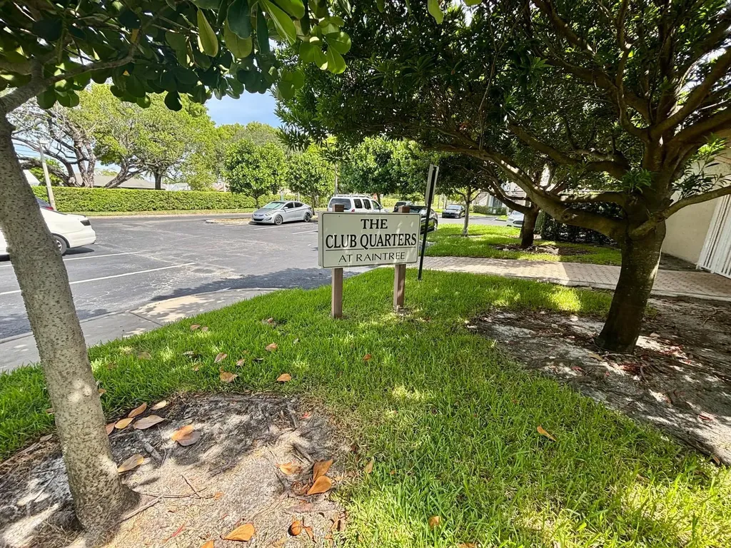 11201 SW 13th Street Pembroke Pines FL 33025