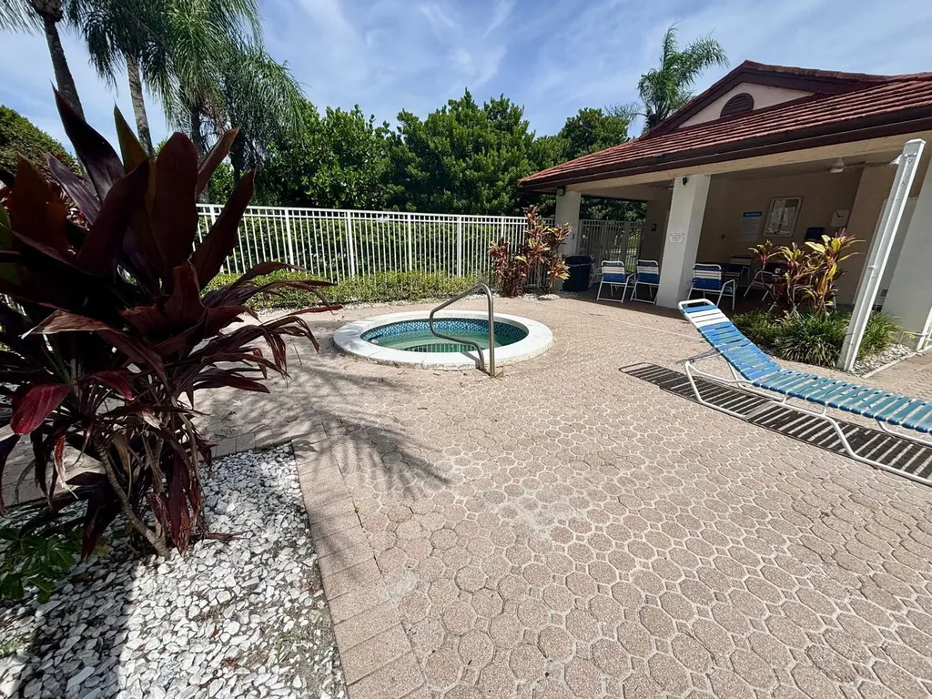 11201 SW 13th Street Pembroke Pines FL 33025