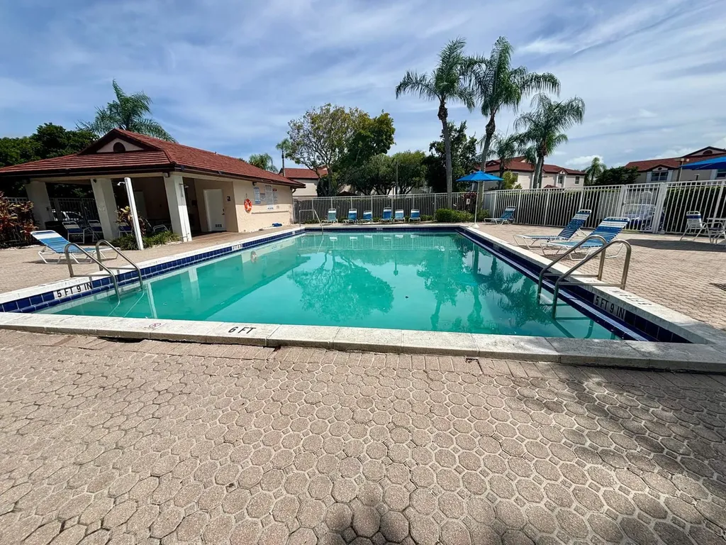 11201 SW 13th Street Pembroke Pines FL 33025