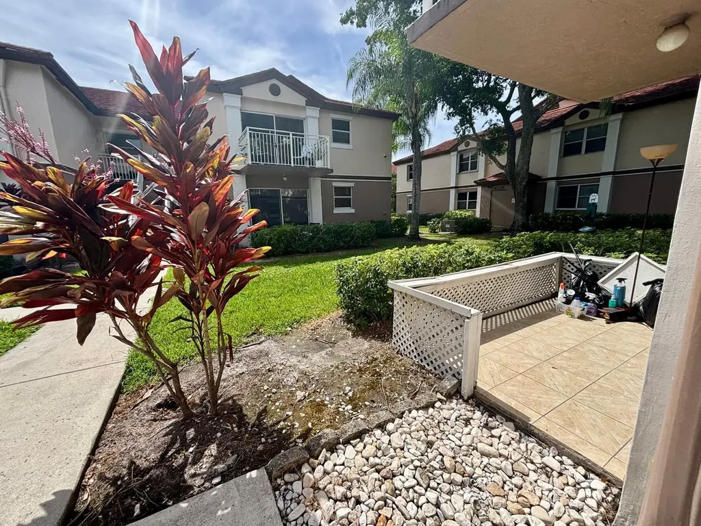 11201 SW 13th Street Pembroke Pines FL 33025