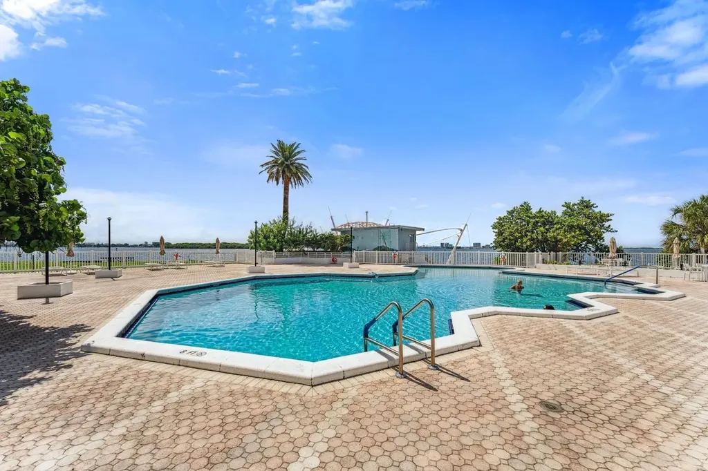 11201 SW 13th Street Pembroke Pines FL 33025