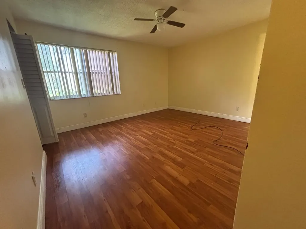 11201 SW 13th Street Pembroke Pines FL 33025
