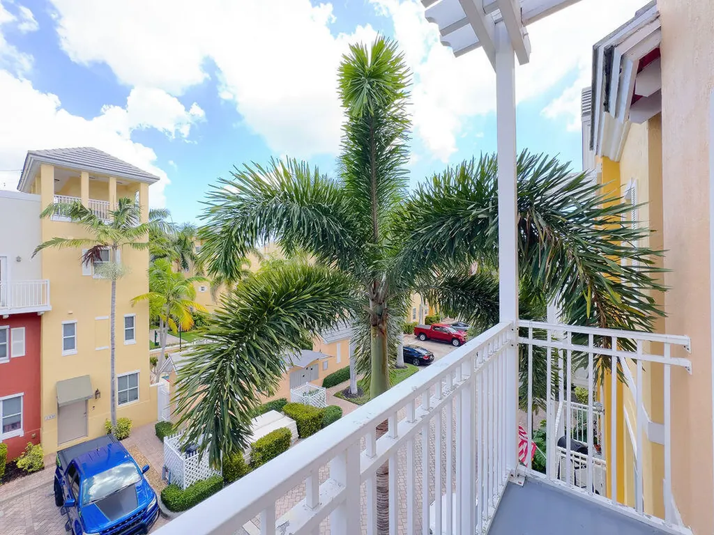 2313 Vintage Drive Lighthouse Point FL 33064