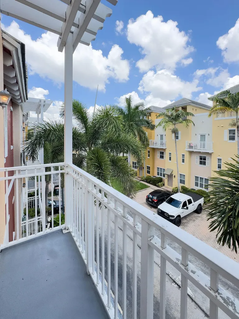 2313 Vintage Drive Lighthouse Point FL 33064