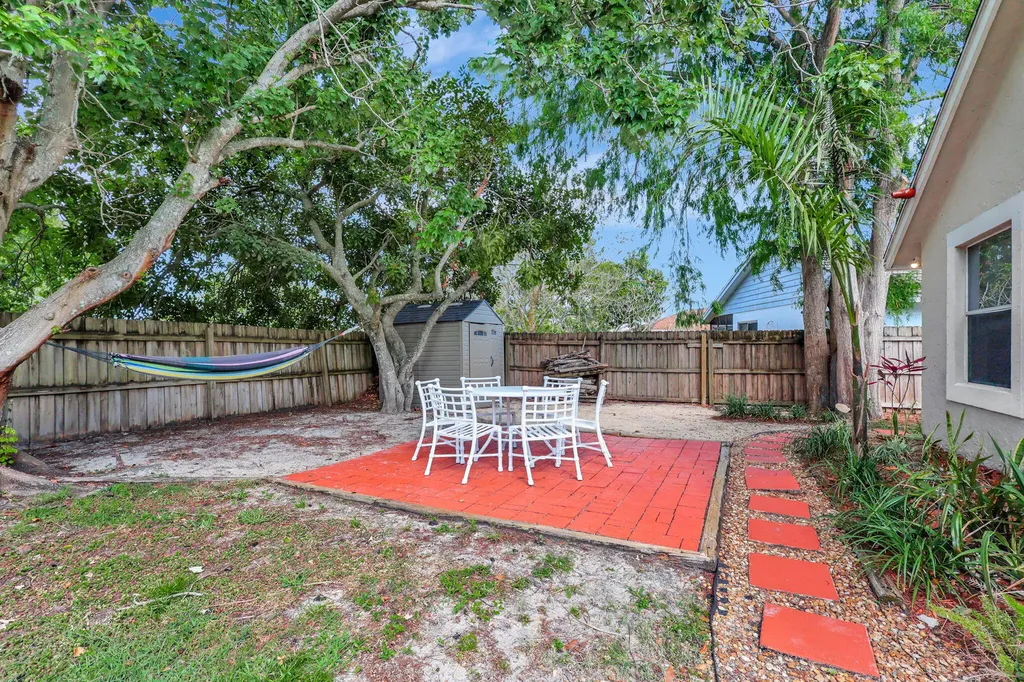 13805 Sheffield Street Wellington FL 33414
