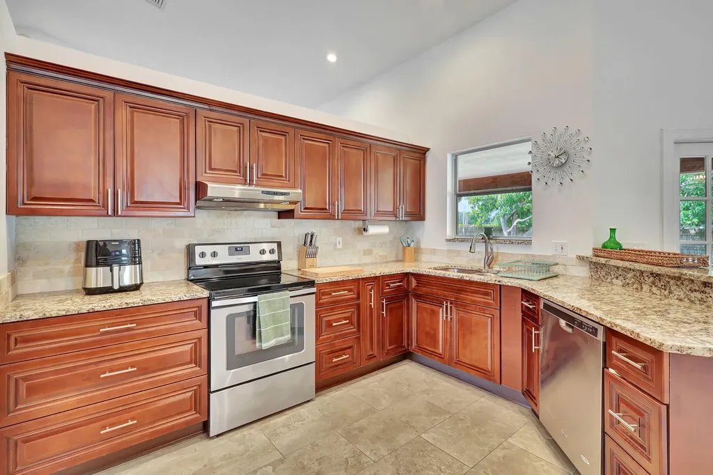 13805 Sheffield Street Wellington FL 33414