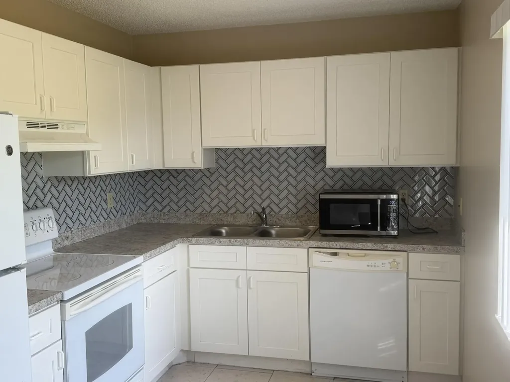 1131 SE Parrish Court Port St Lucie FL 34952