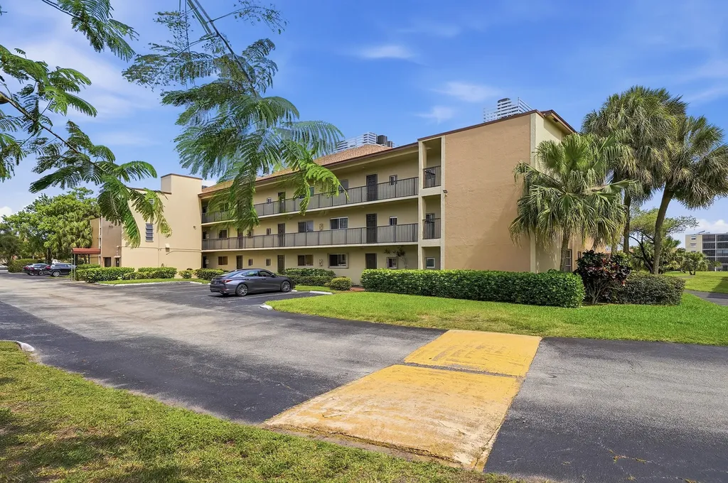 7900 NW 50th Street Lauderhill FL 33351