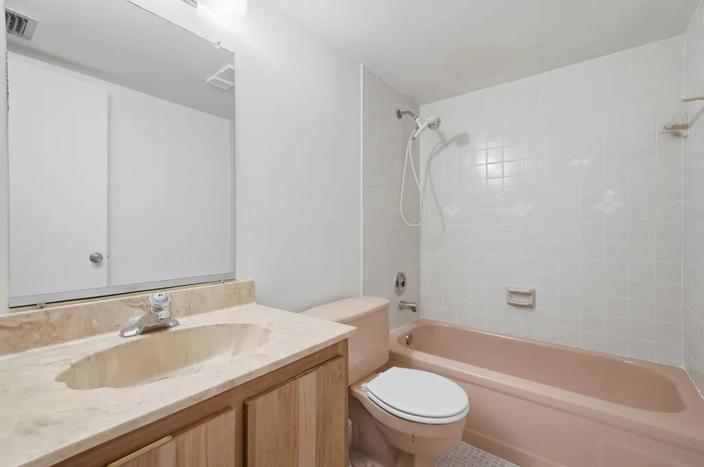 7900 NW 50th Street Lauderhill FL 33351