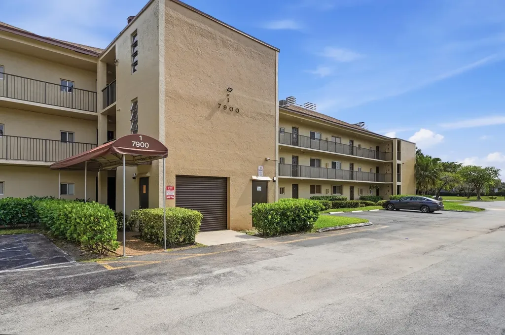 7900 NW 50th Street Lauderhill FL 33351