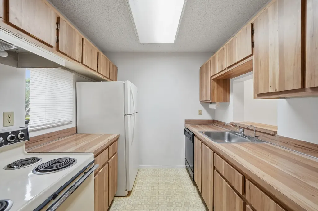 7900 NW 50th Street Lauderhill FL 33351