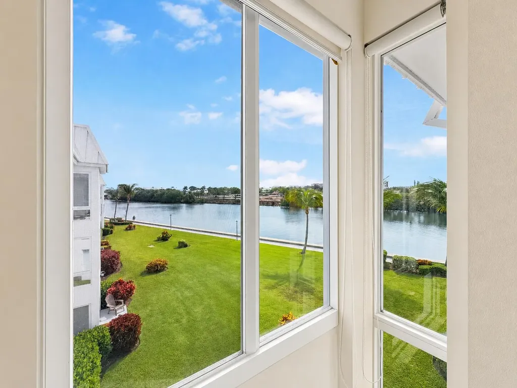 8 Colonial Club Drive Boynton Beach FL 33435