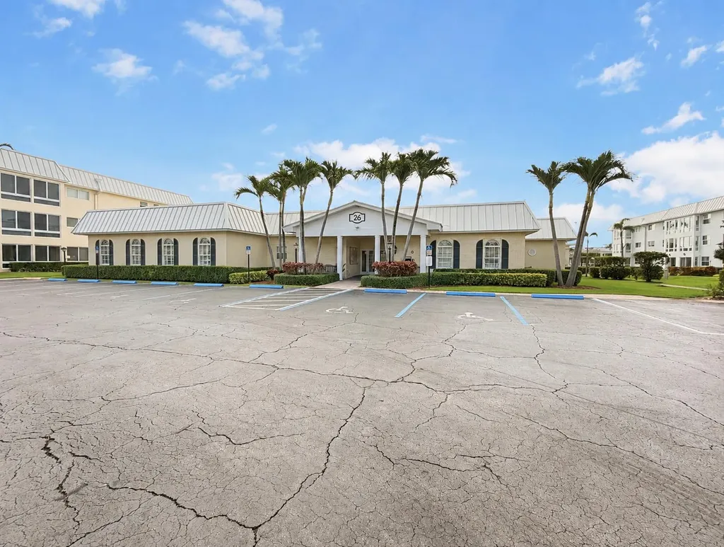 8 Colonial Club Drive Boynton Beach FL 33435
