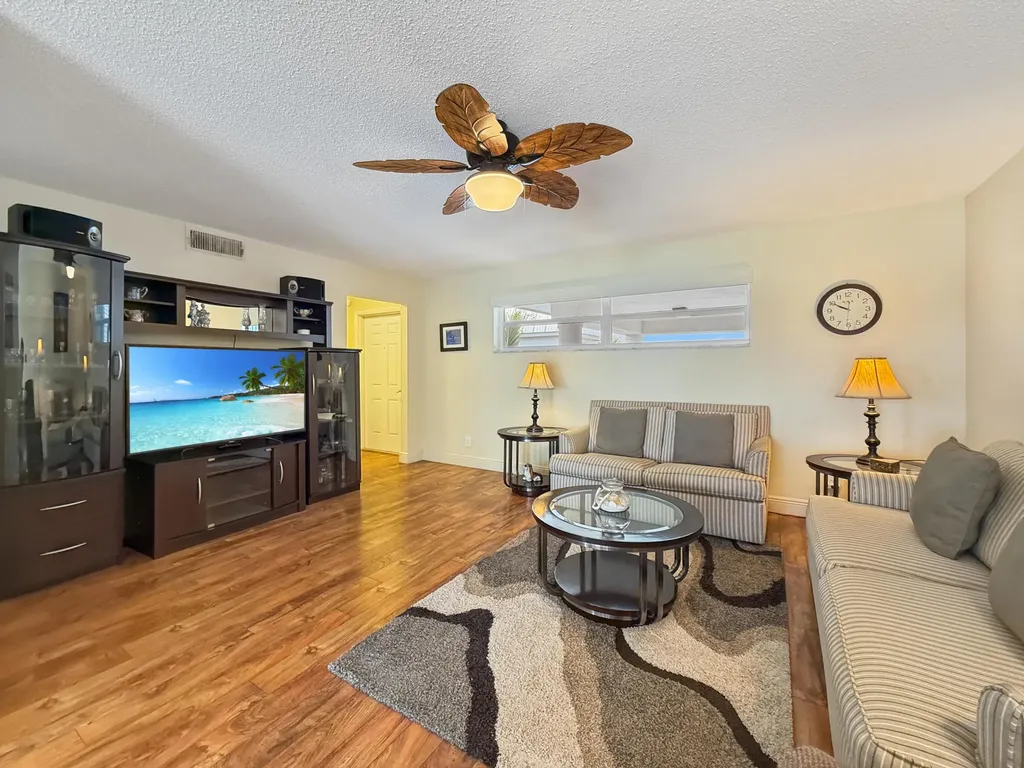 8 Colonial Club Drive Boynton Beach FL 33435