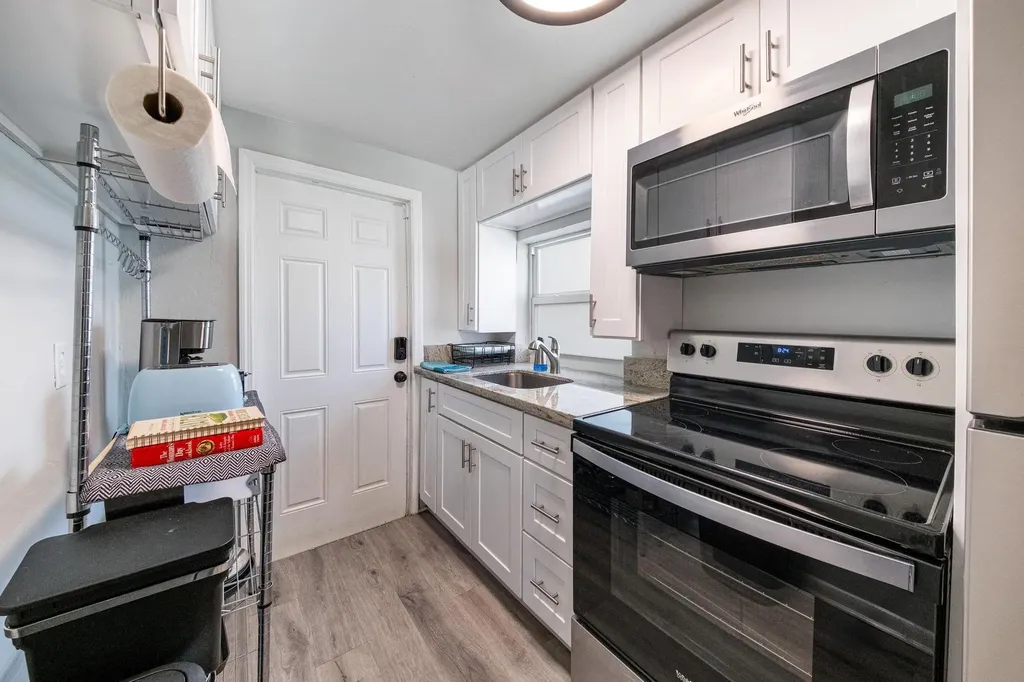 719 SW 2nd Court Delray Beach FL 33444