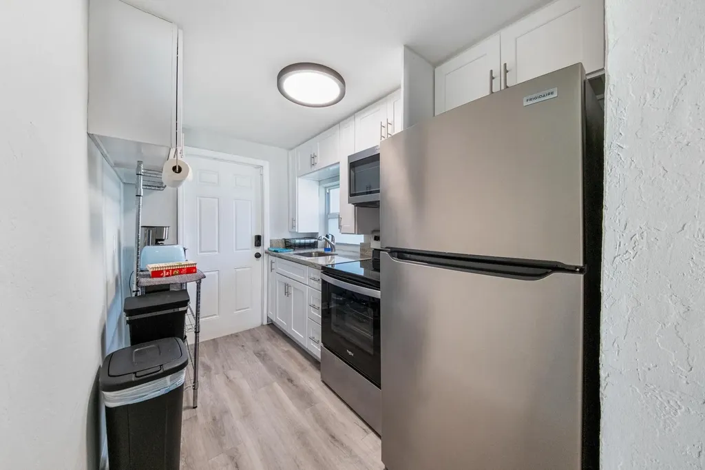 719 SW 2nd Court Delray Beach FL 33444