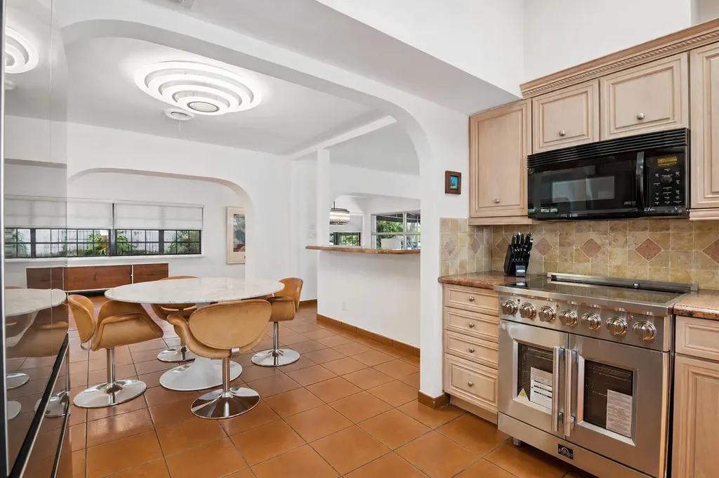 325 Coconut Isle Drive Fort Lauderdale FL 33301