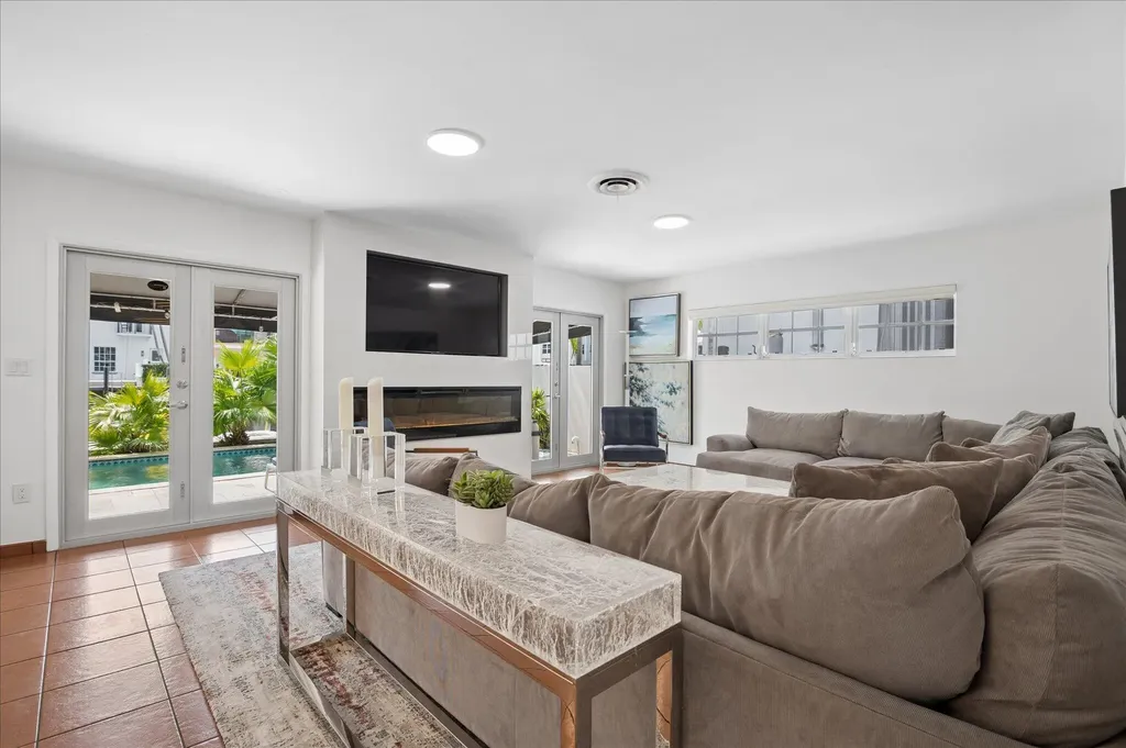 325 Coconut Isle Drive Fort Lauderdale FL 33301