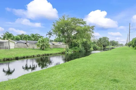 1320 NW 76th Avenue Plantation FL 33322