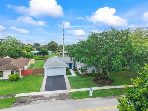1320 NW 76th Avenue Plantation FL 33322