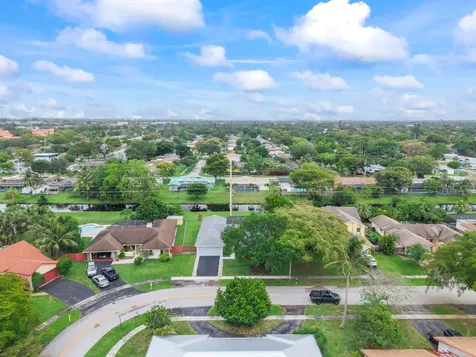 1320 NW 76th Avenue Plantation FL 33322