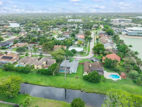 1320 NW 76th Avenue Plantation FL 33322