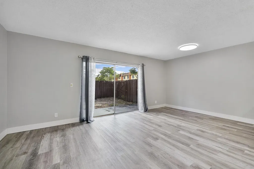 6659 SW 41st Place Davie FL 33314