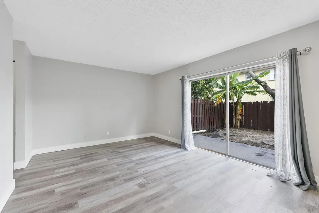 6659 SW 41st Place Davie FL 33314