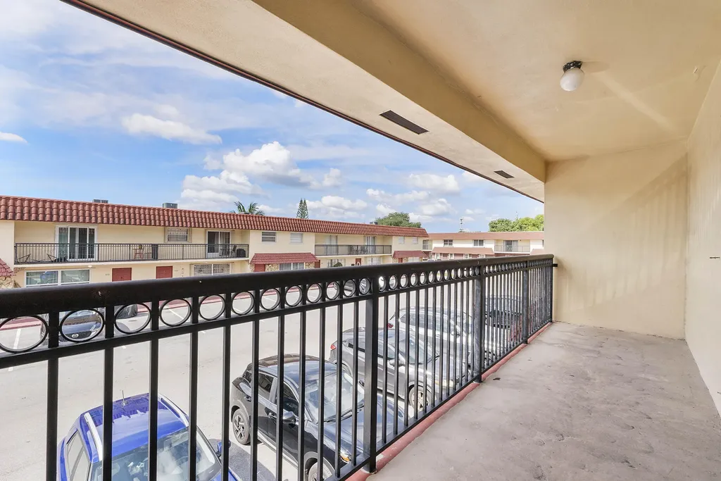 6659 SW 41st Place Davie FL 33314